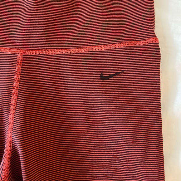 Nike Pants - Nike crop workout leggings